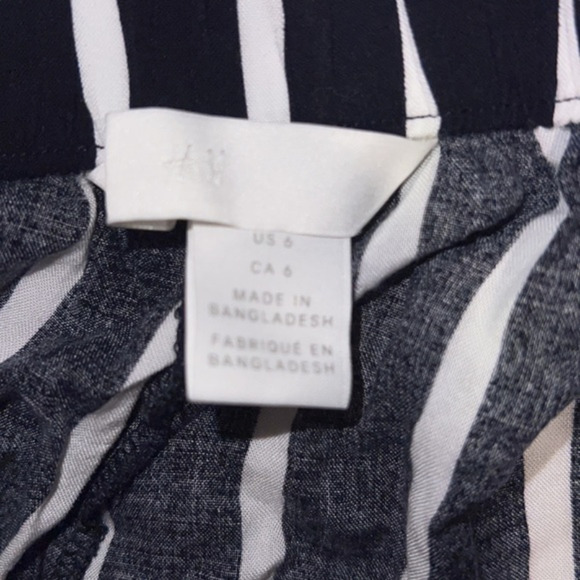H&M black and white striped flowy shorts - Picture 4 of 4